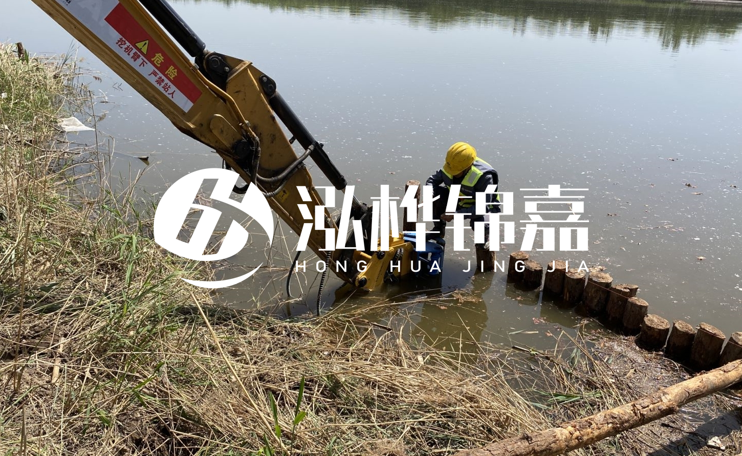 護(hù)坡樁選擇松木樁還是杉木？