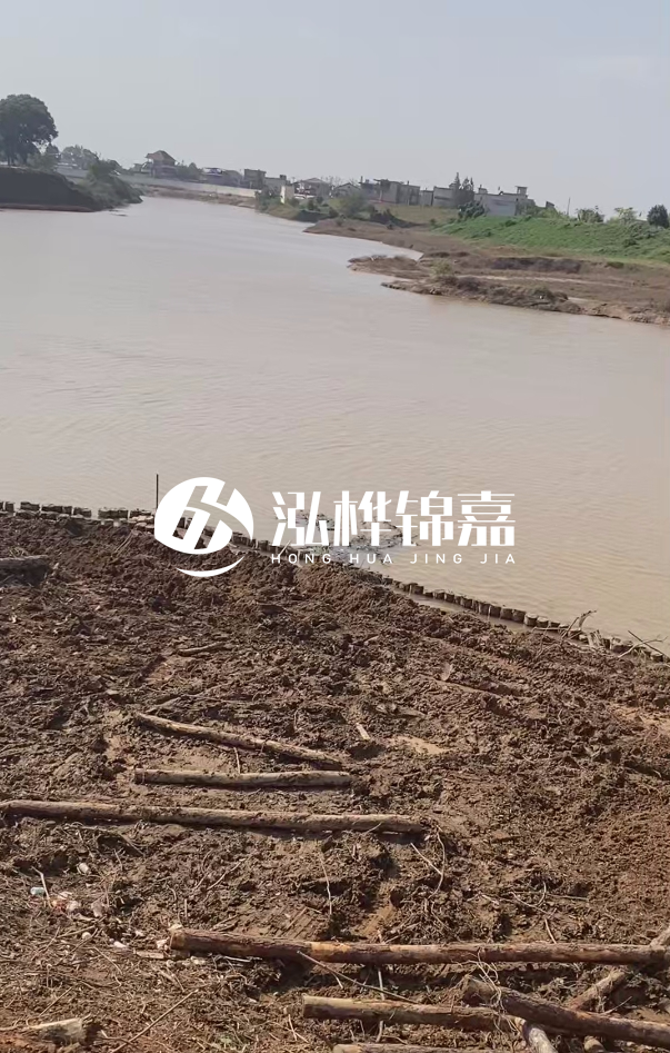 打松木樁施工用什么機(jī)械最好-松木樁施工技術(shù)要求？
